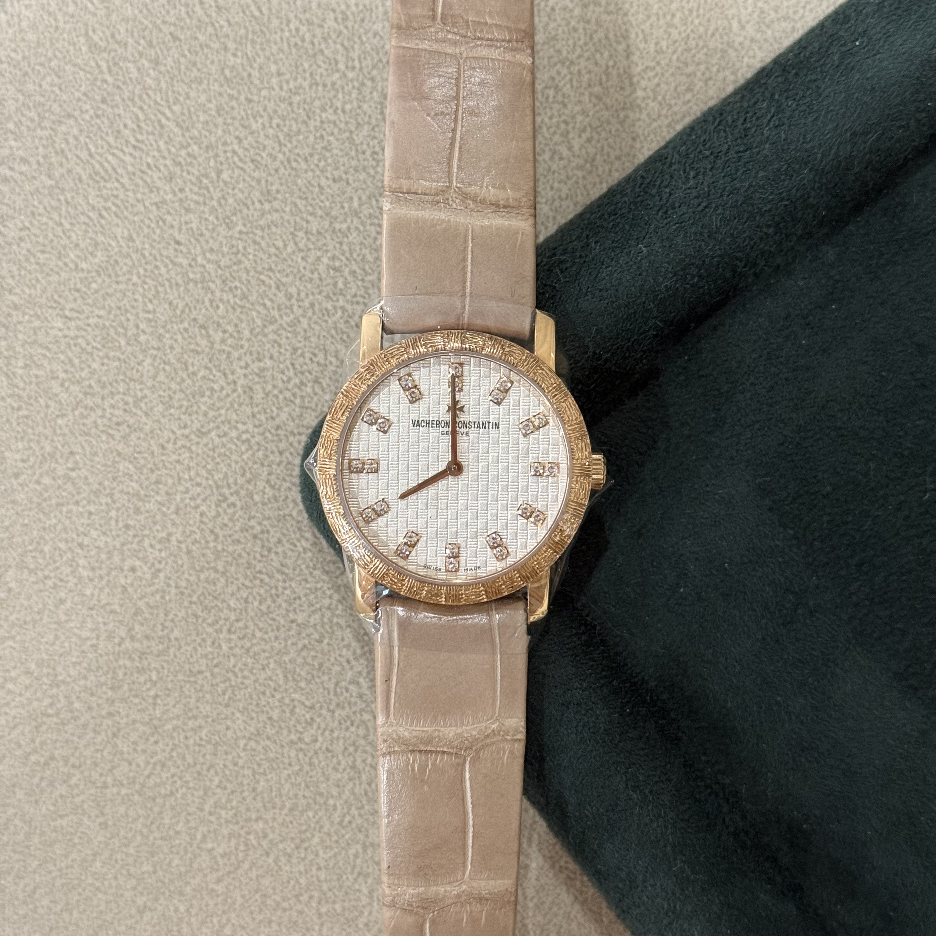 95新 Vacheron Constantin/江诗丹顿 18k金/原镶钻/石英女表