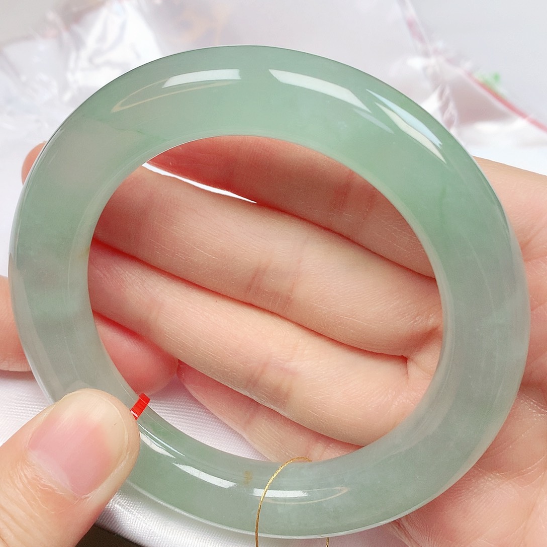 翡翠手镯未镶嵌抖音832