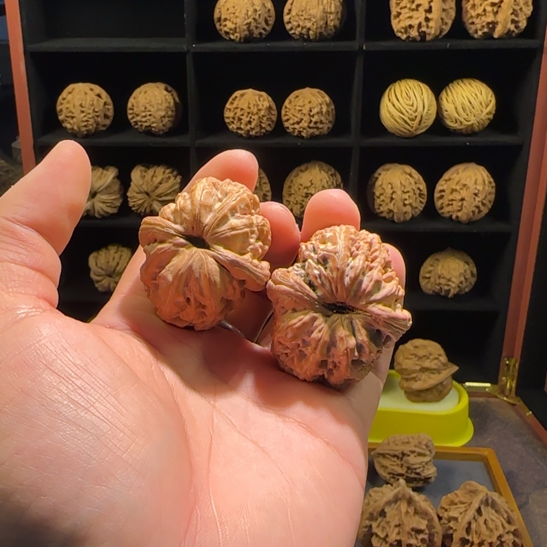 W***a吊坠桃核元宝165525