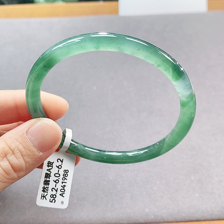 【闪购商品】翡翠手镯（圆镯）未镶嵌