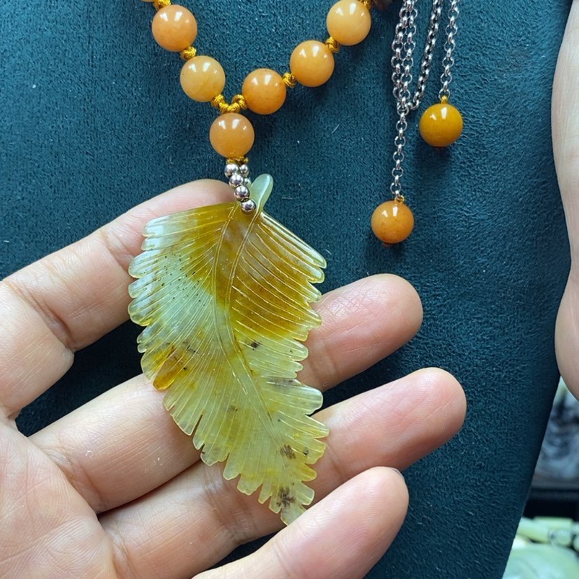 【闪购商品】蛇纹石玉吊坠未镶嵌