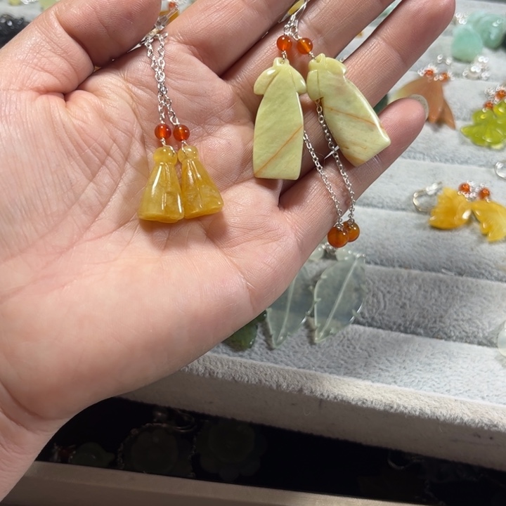 蛇纹石玉耳饰未镶嵌