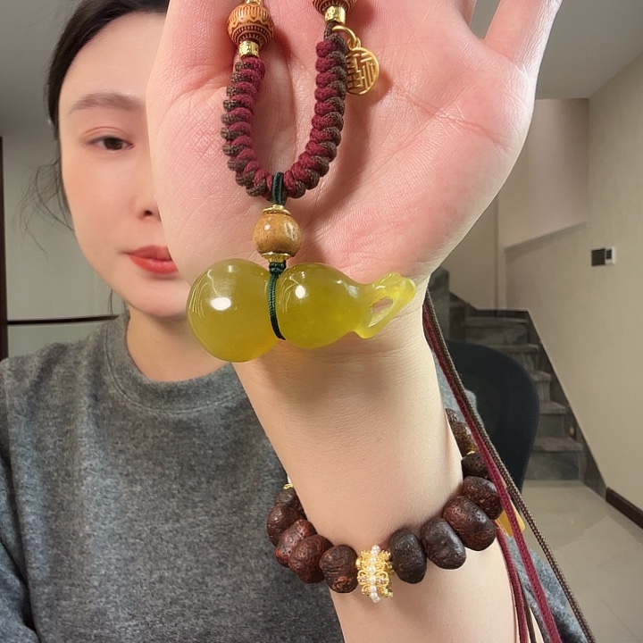 橘***恒蛇纹石玉未镶嵌颈饰