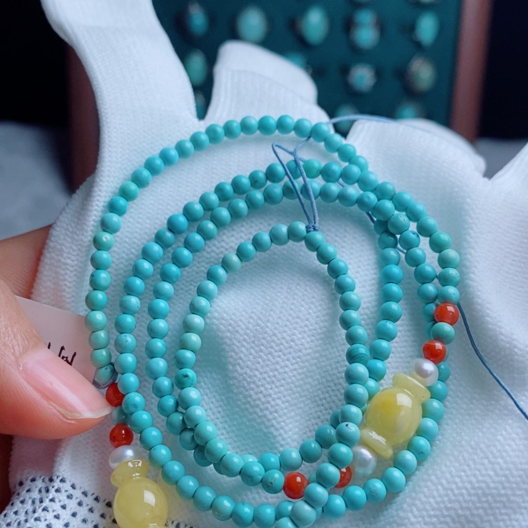 绿松石颈饰未镶嵌