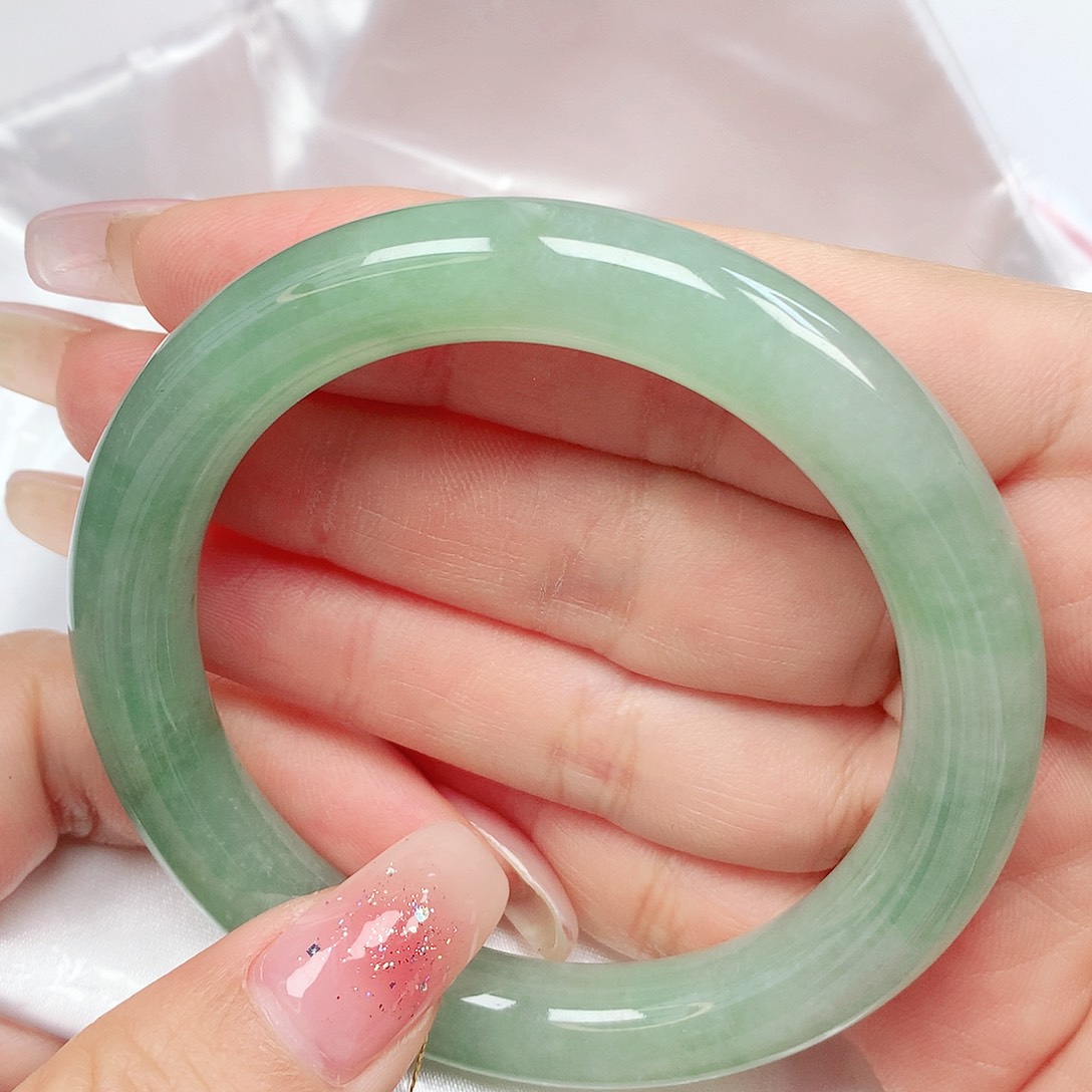 翡翠手镯未镶嵌抖音501