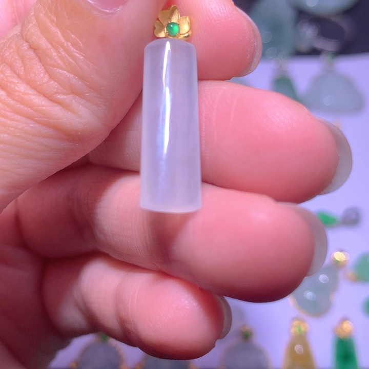 颈饰18K金镶嵌翡翠翡翠