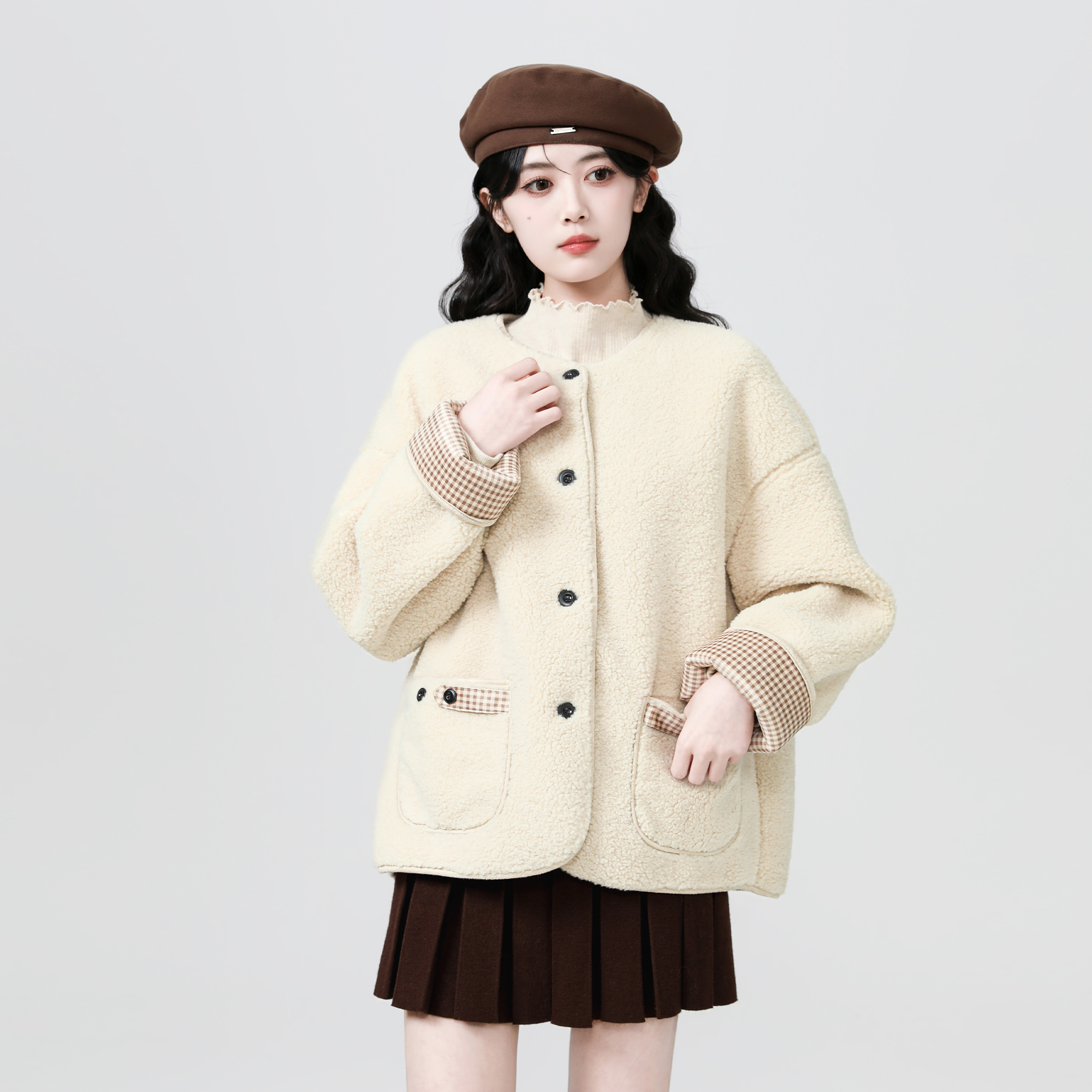 法式圆领羊羔毛外套女冬2025秋冬新款复古加厚保暖羊羔绒开衫上衣