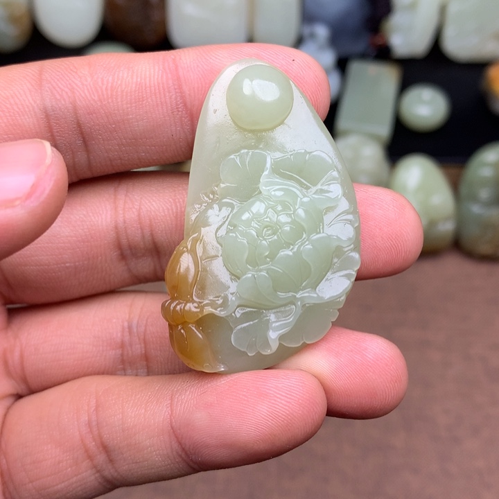 和田玉（糖玉）未镶嵌颈饰