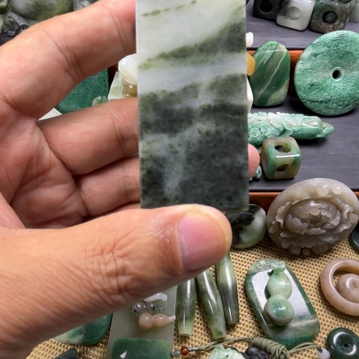 云***火独山玉未镶嵌珠宝半成品