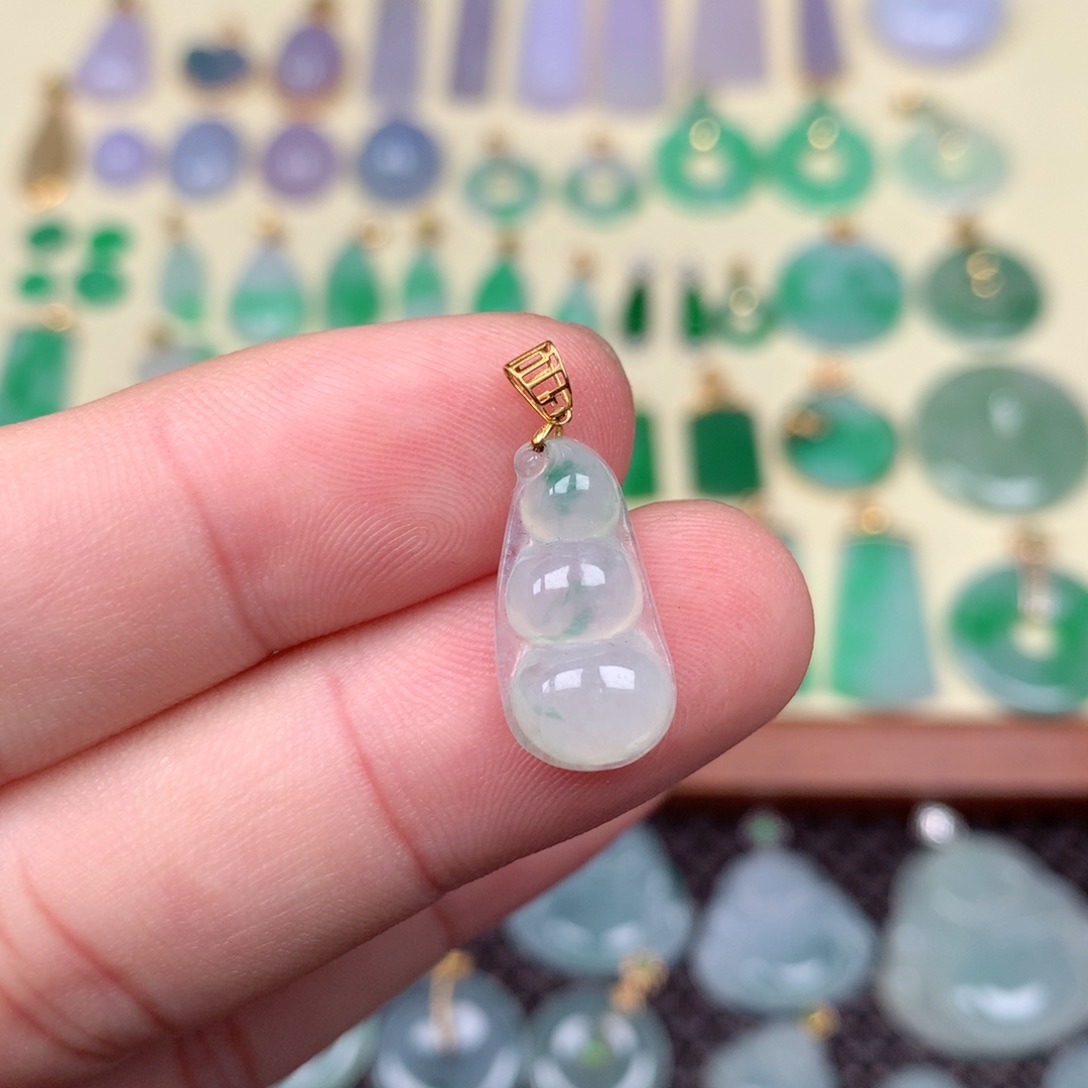 翡翠吊坠(不含链)18K金镶嵌