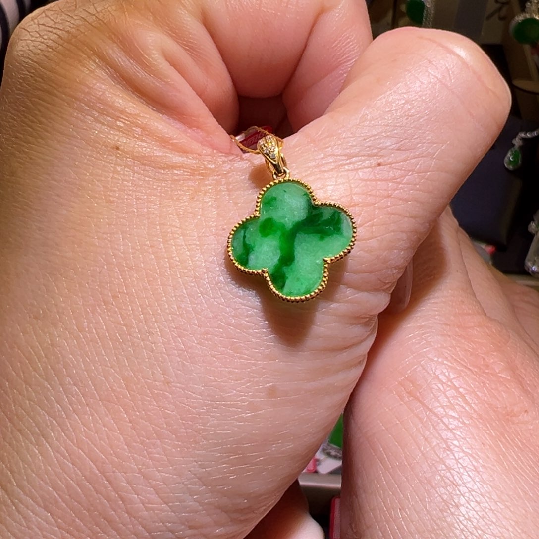 翡翠颈饰18K金镶嵌吊坠