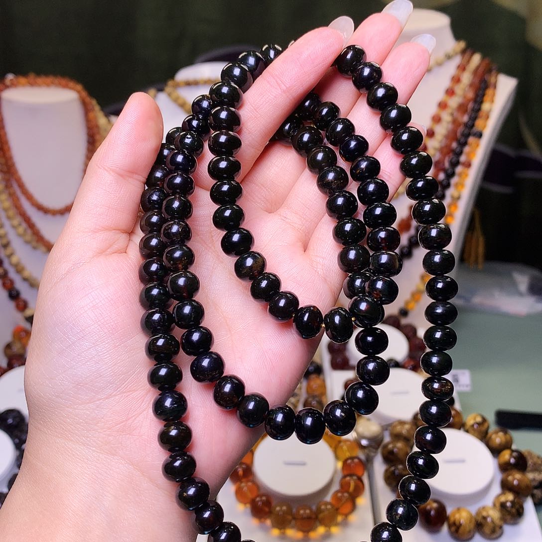 琥珀手链未镶嵌维*根抚顺琥珀