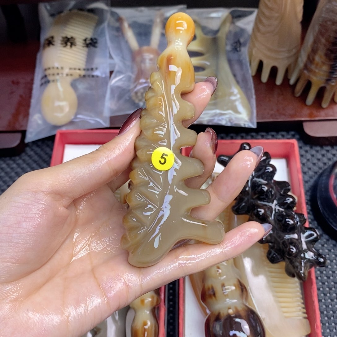纯手工制作纯牛角梳子缘**满