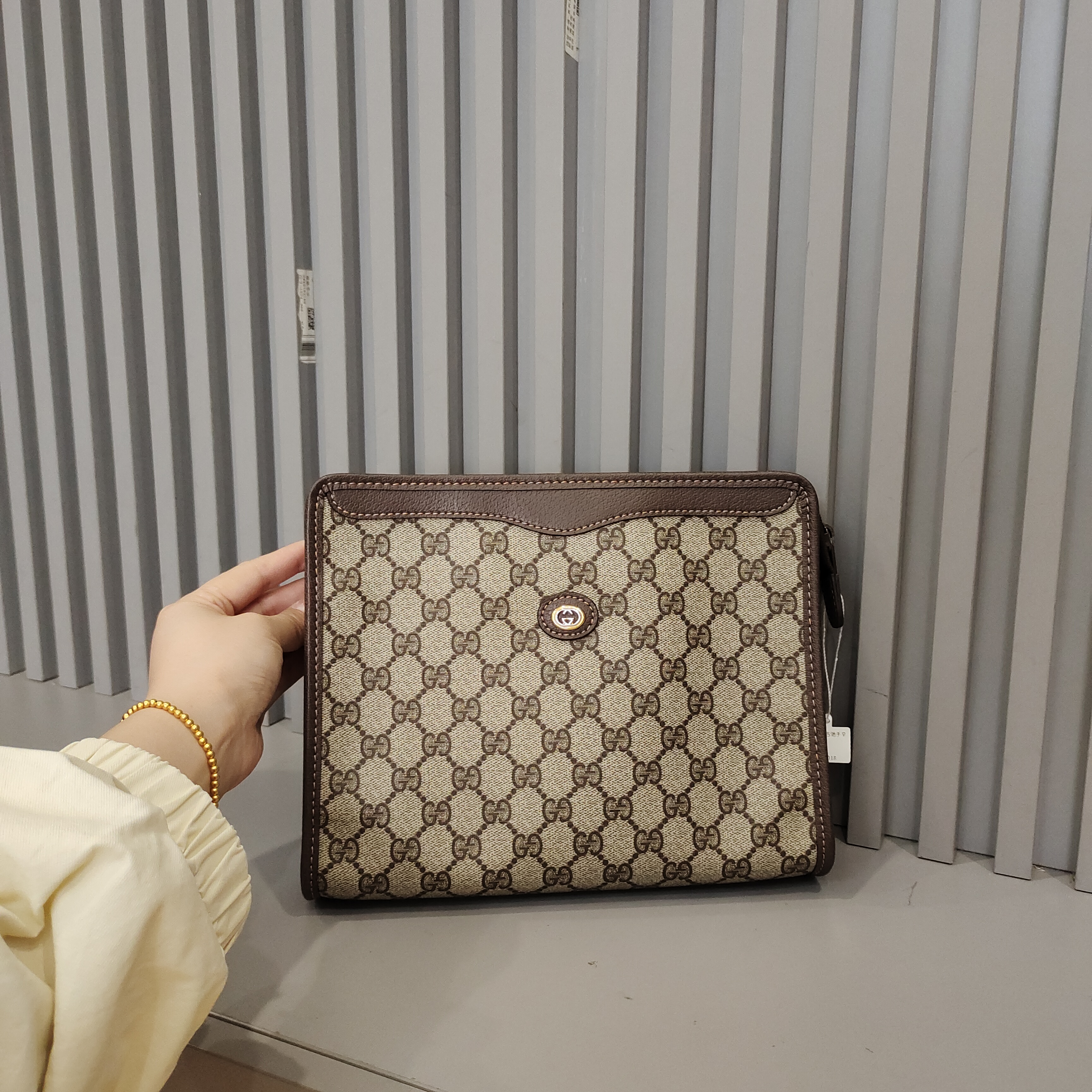 95新 GUCCI/古驰 兔兔奢欣欣/古驰手拿包/241223018