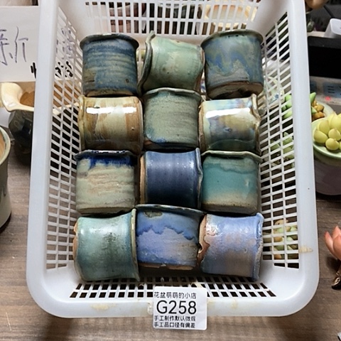 紫砂花盆258微瑕品口径5厘米左右的里面