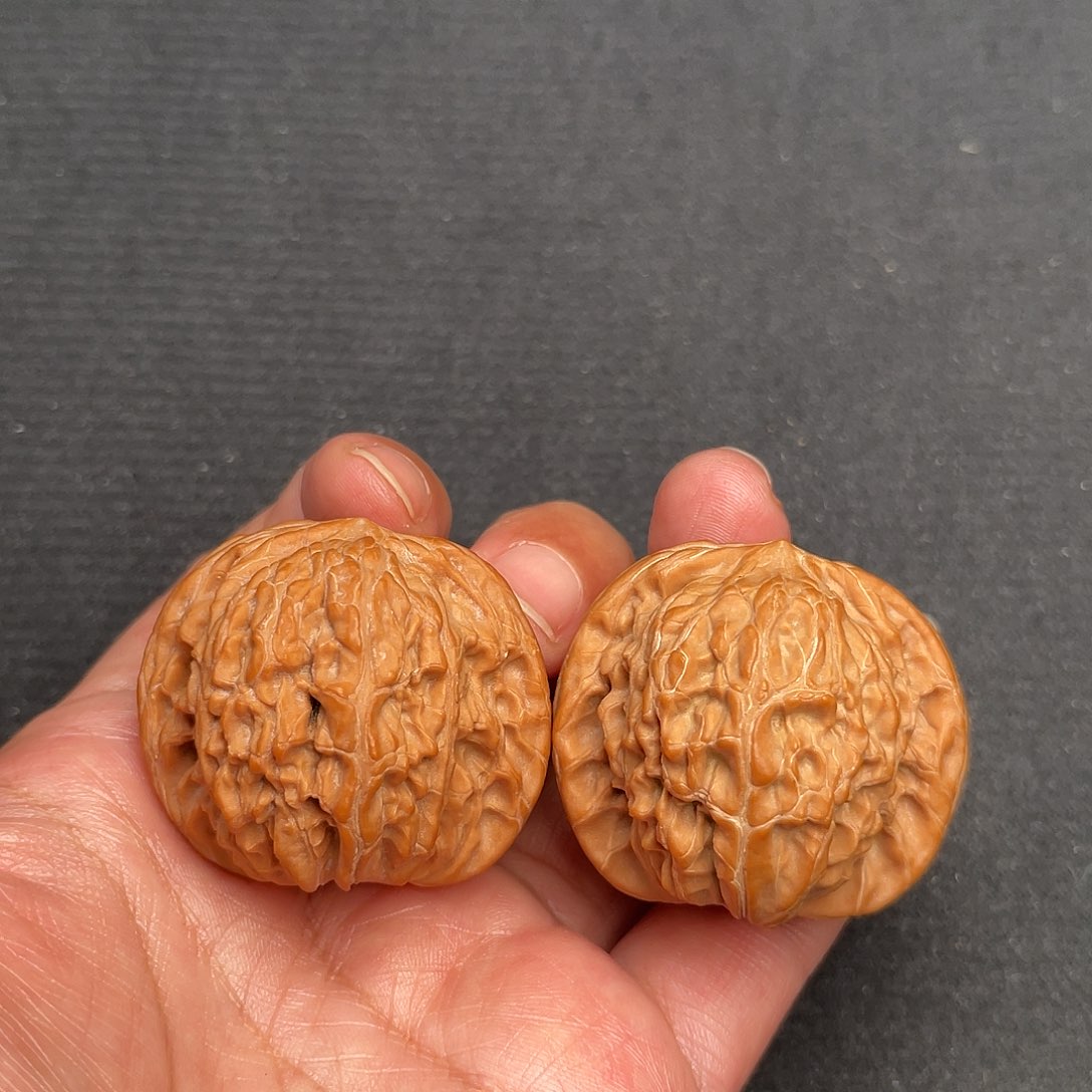 桃核把件40×38全品头茬平谷老树红皮磨盘XM3528