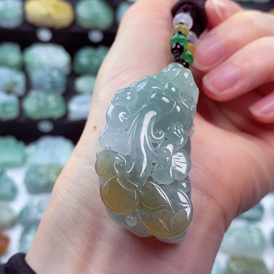 翡翠颈饰未镶嵌天然