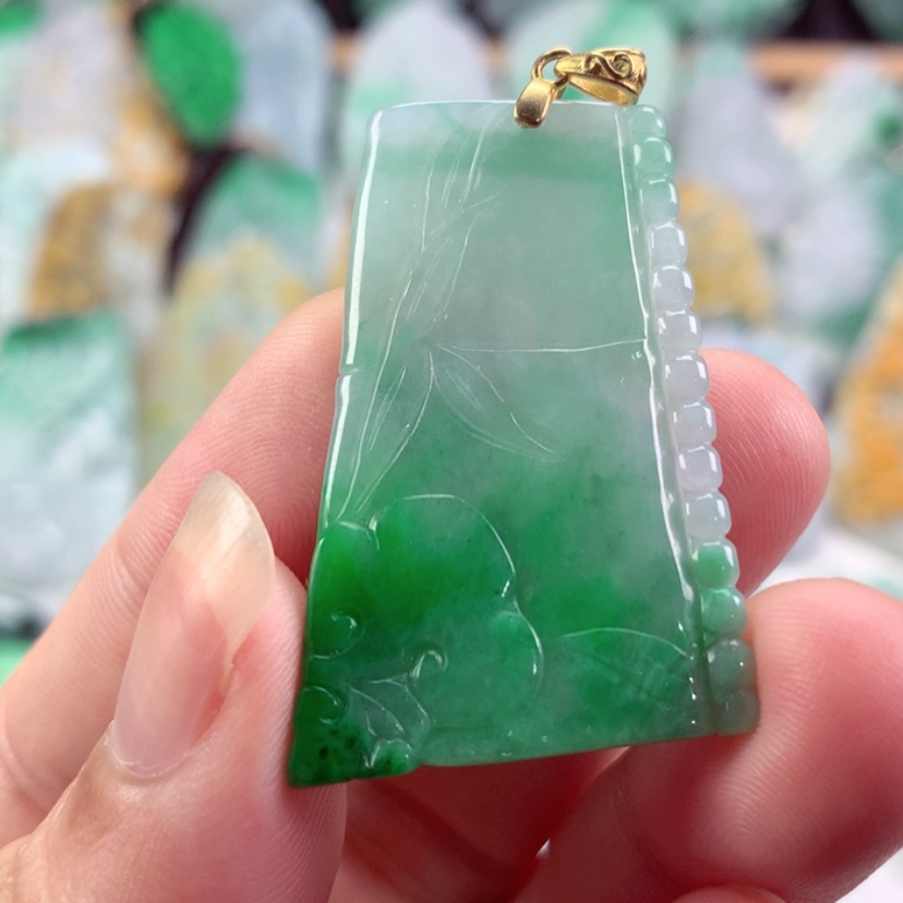 【闪购商品】翡翠未镶嵌吊坠(不含链)