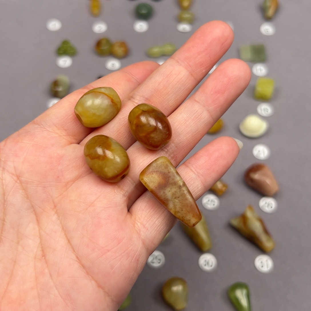 未镶嵌蛇纹石玉颈饰微瑕不退不换