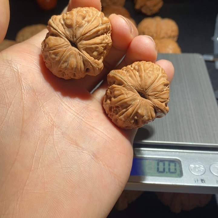 u***l文玩核桃把件平谷元宝