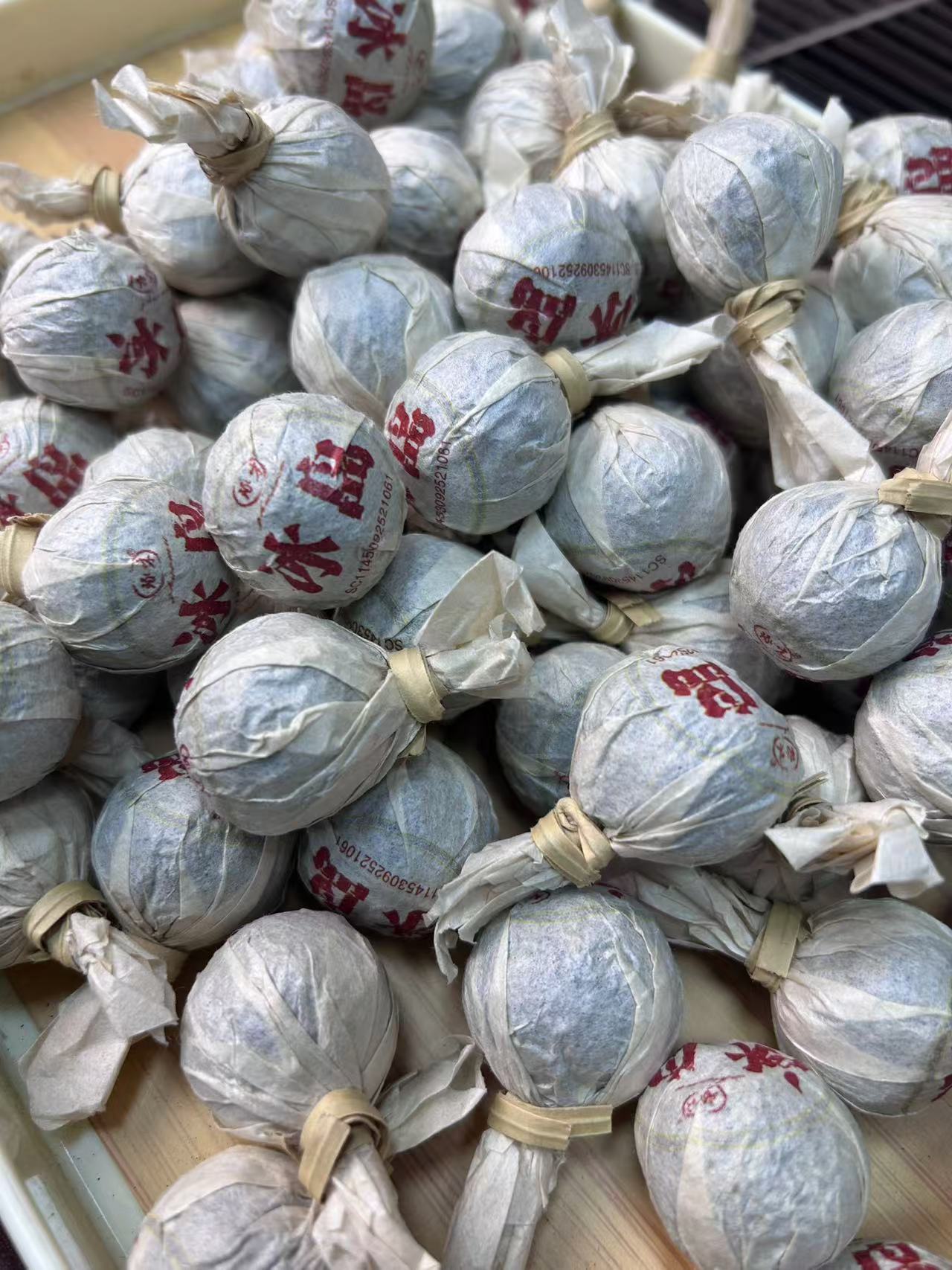 2018年冰岛龙珠普洱茶600g（生茶）