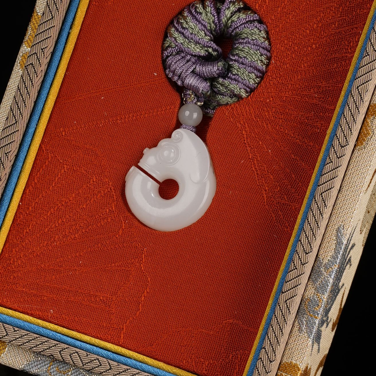 XX03725二十世纪和田玉猪龙挂坠