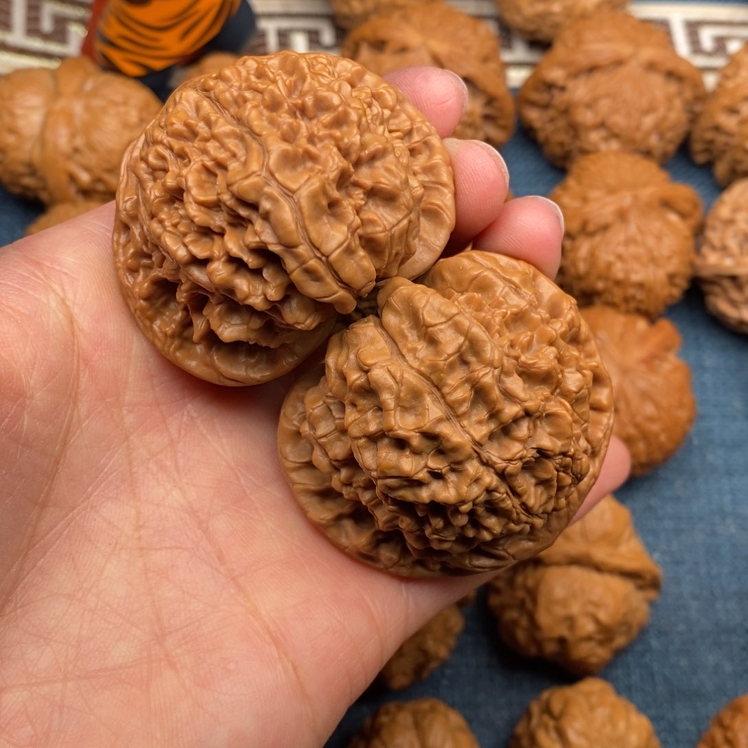 文玩核桃把件48官帽