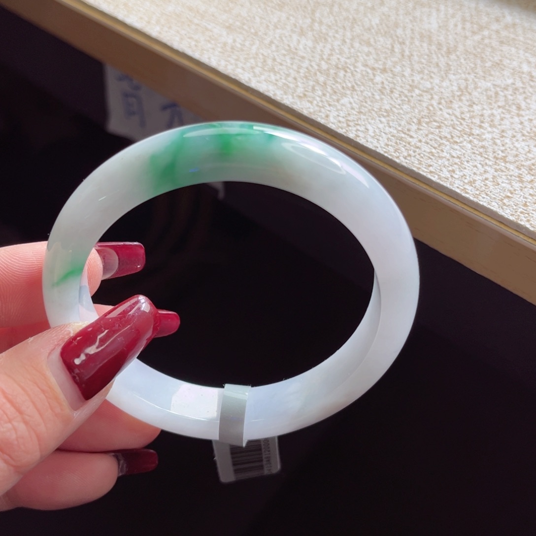 翡翠手镯未镶嵌手镯