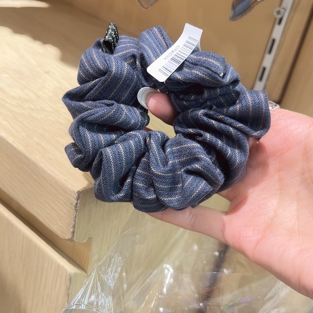 布艺非金属蓝条纹肠圈