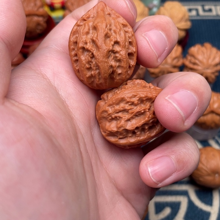 用***9文玩核桃把件龙脊