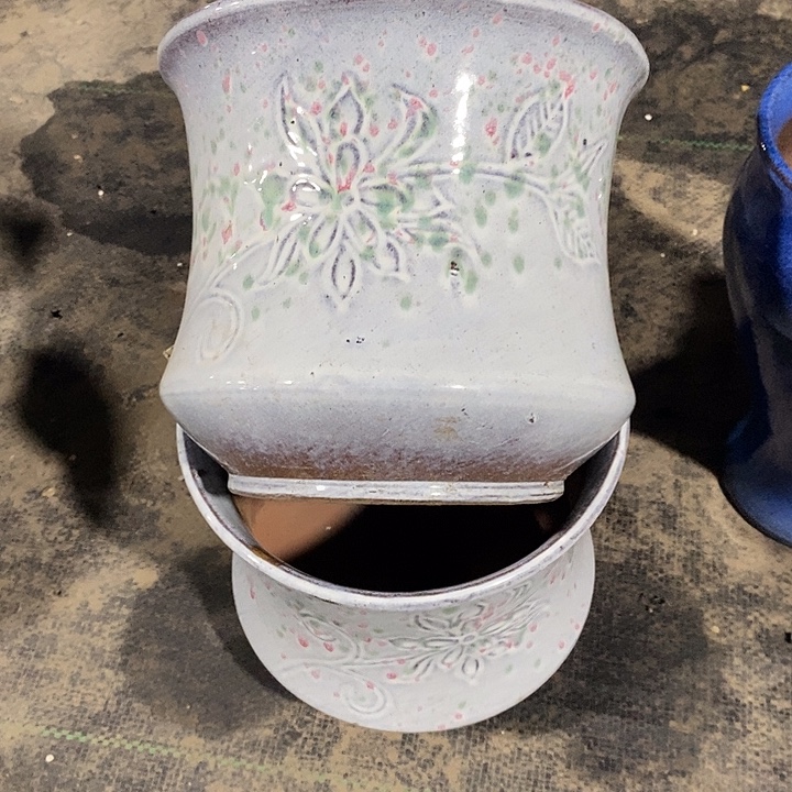 紫砂花盆。 高  19口20