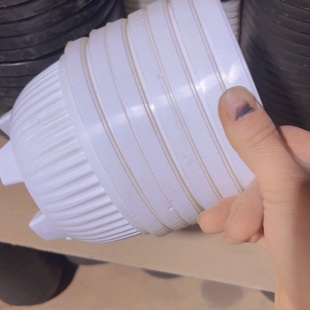 塑料14公分白聚宝盆13个 