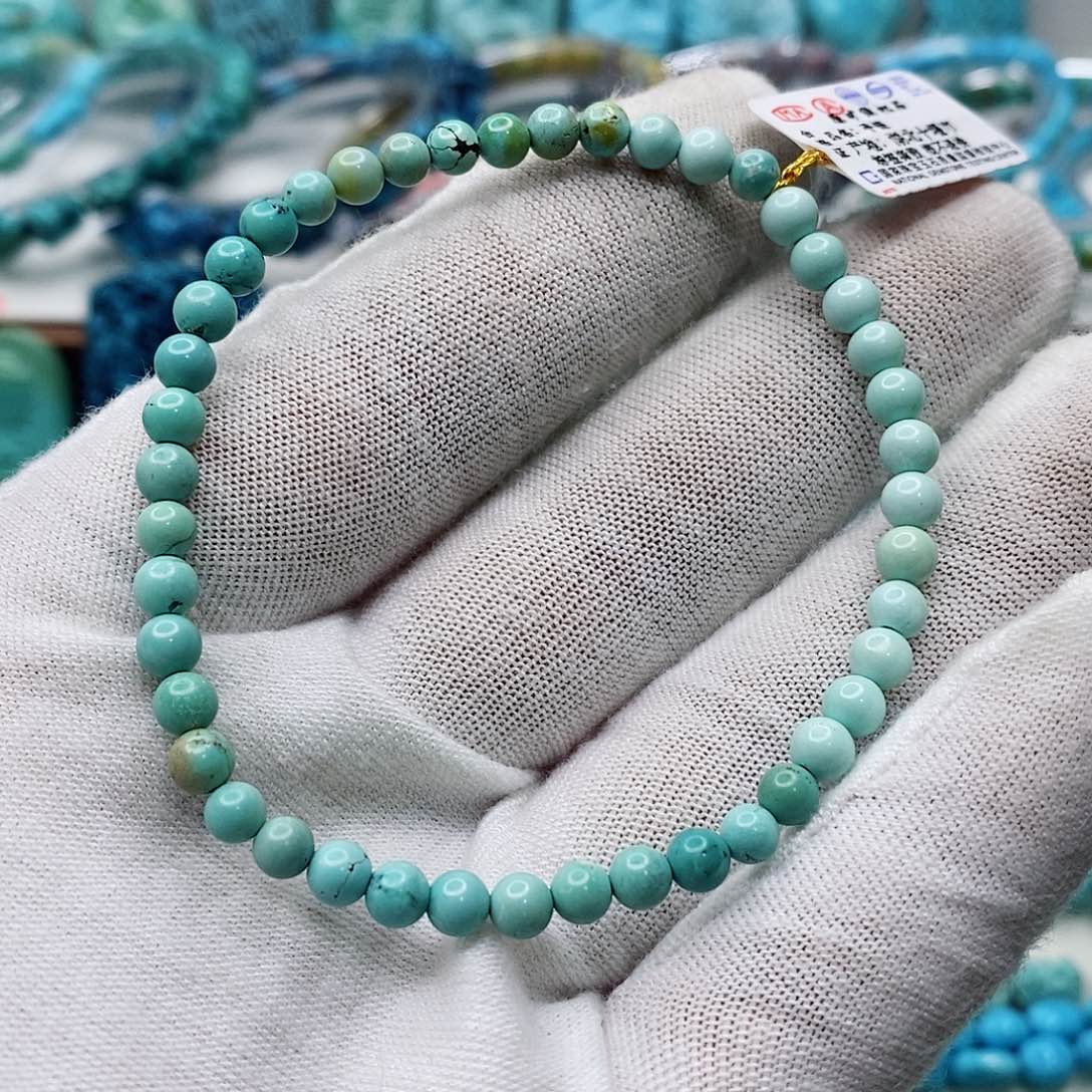 绿松石颈饰未镶嵌