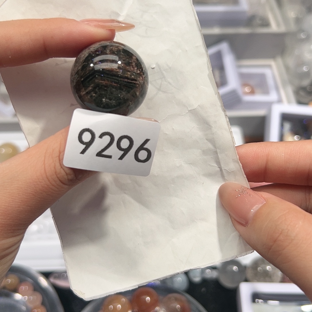 水晶未镶嵌大型摆件（非配饰）