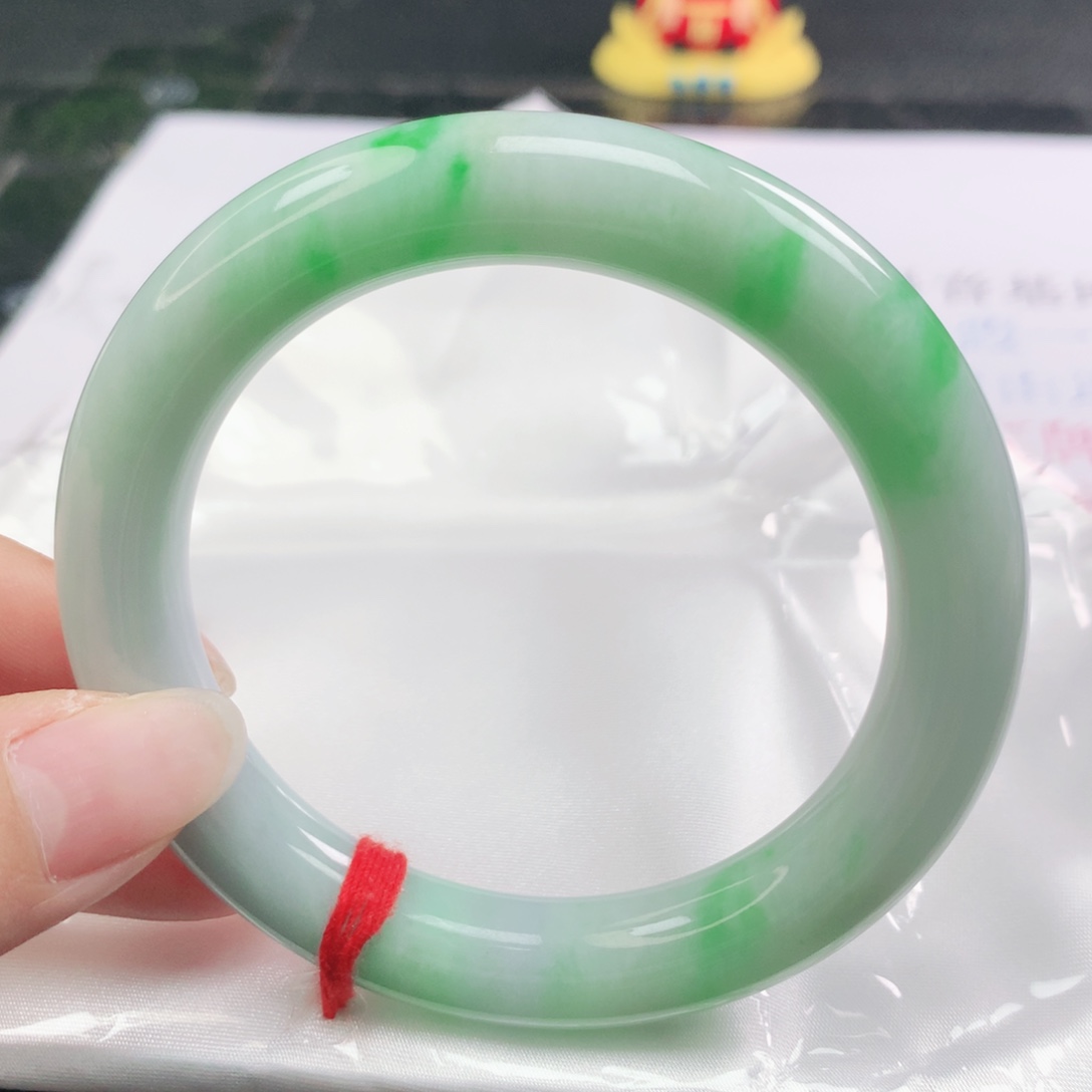 翡翠未镶嵌手镯翡翠56.4飘阳绿圆条