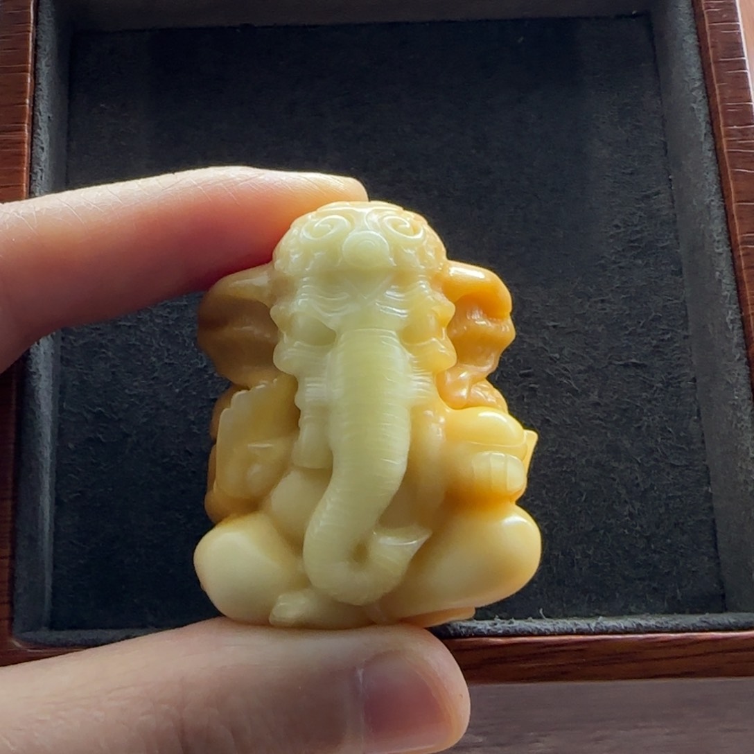 石英质玉（缅黄）手串未镶嵌