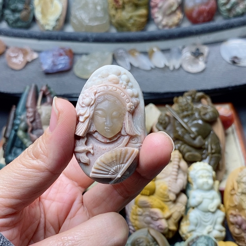 【闪购商品】定制石英质玉吊坠未镶嵌