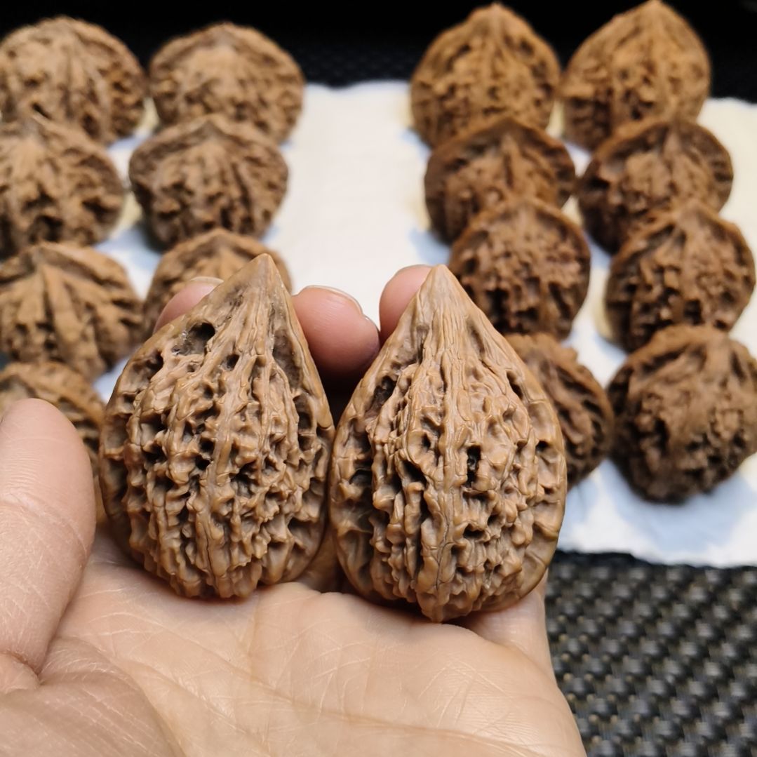 【闪购商品】吊坠桃核?**蝶