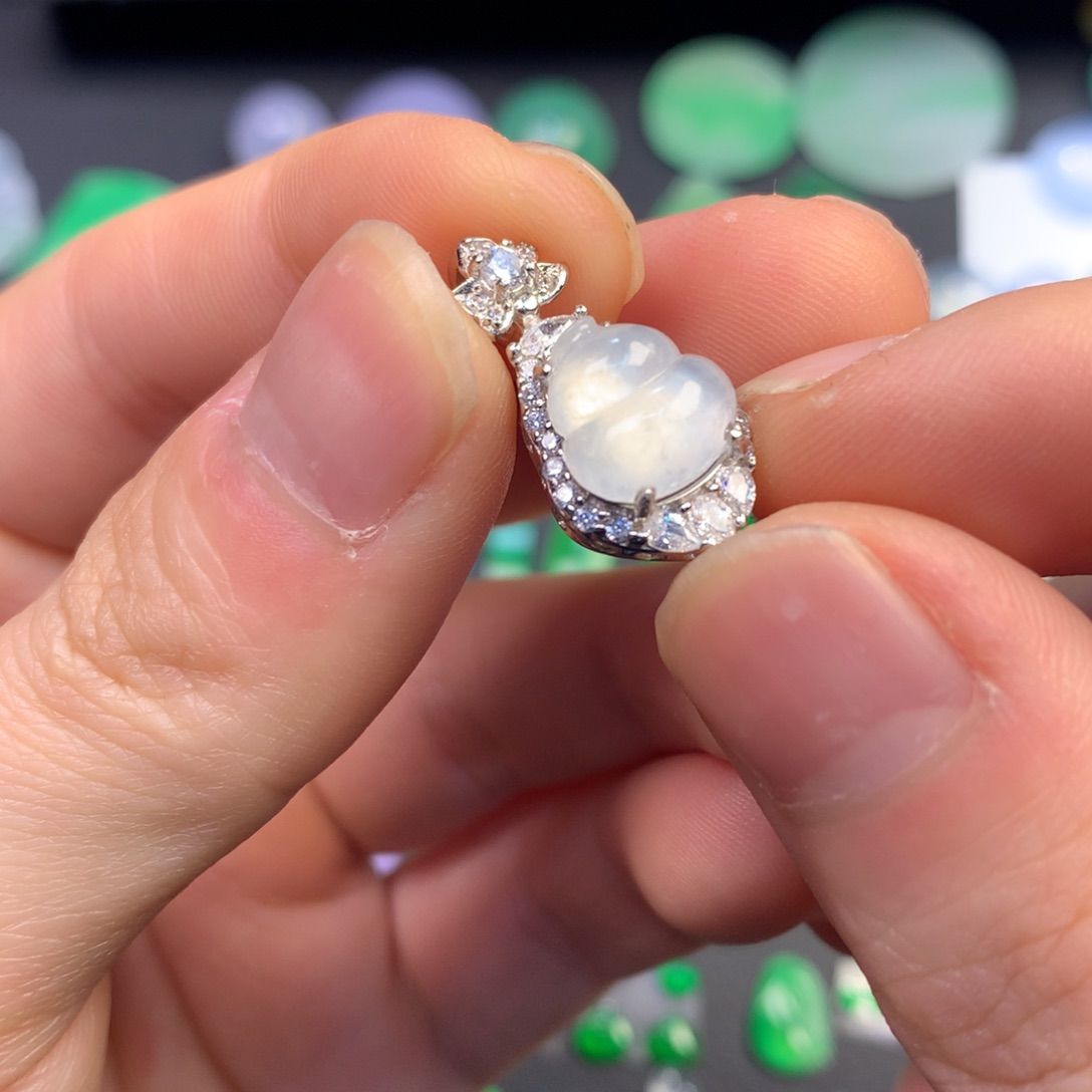 翡翠颈饰银S925镶嵌葫芦