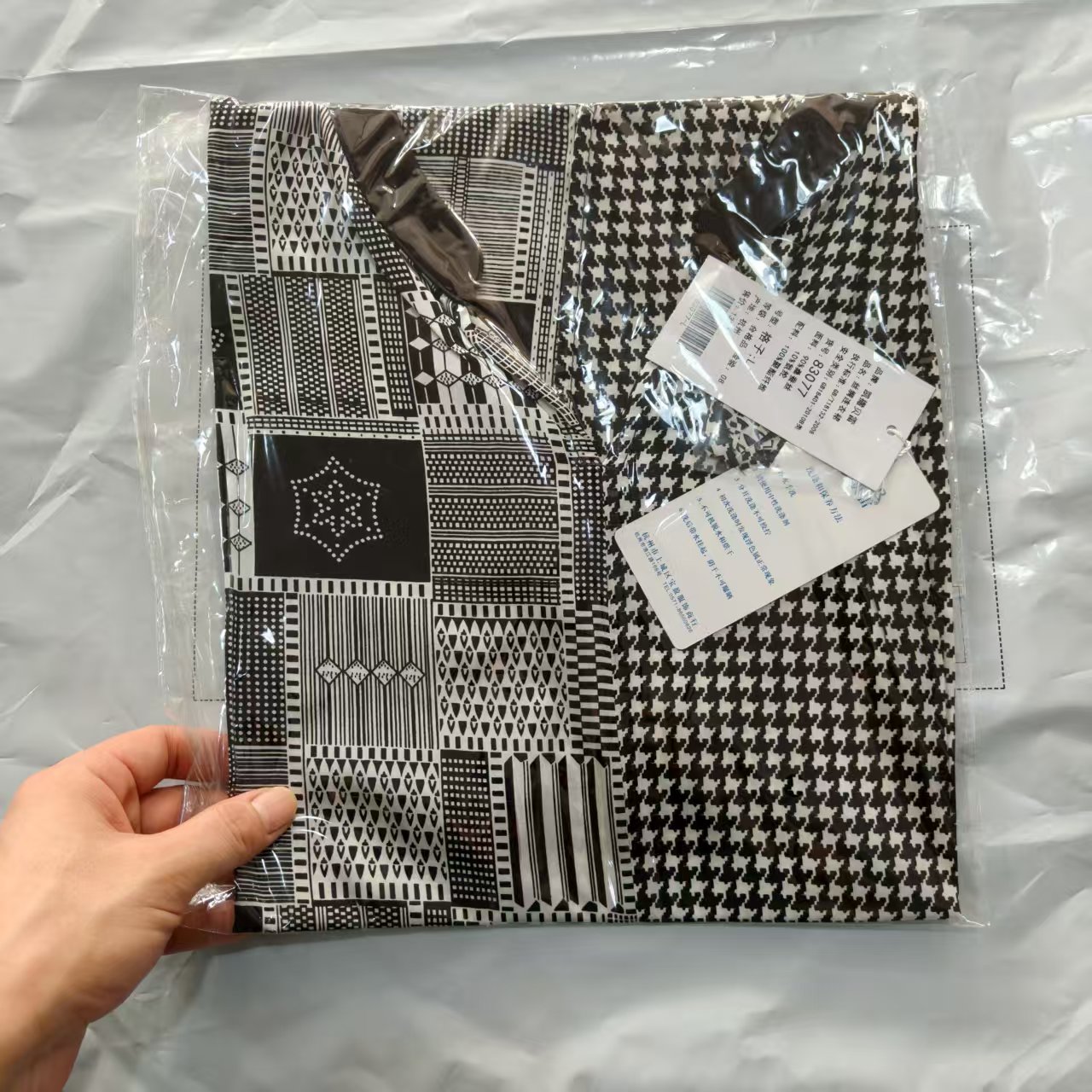 83077  桑蚕丝连衣裙