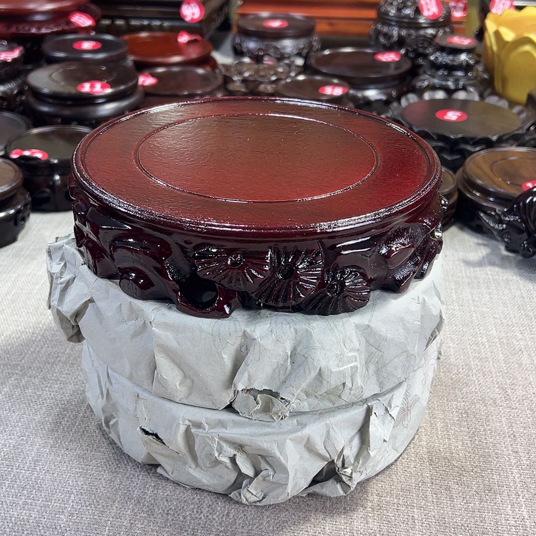 红木底座精雕工艺品