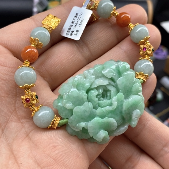 翡翠未镶嵌颈饰手链