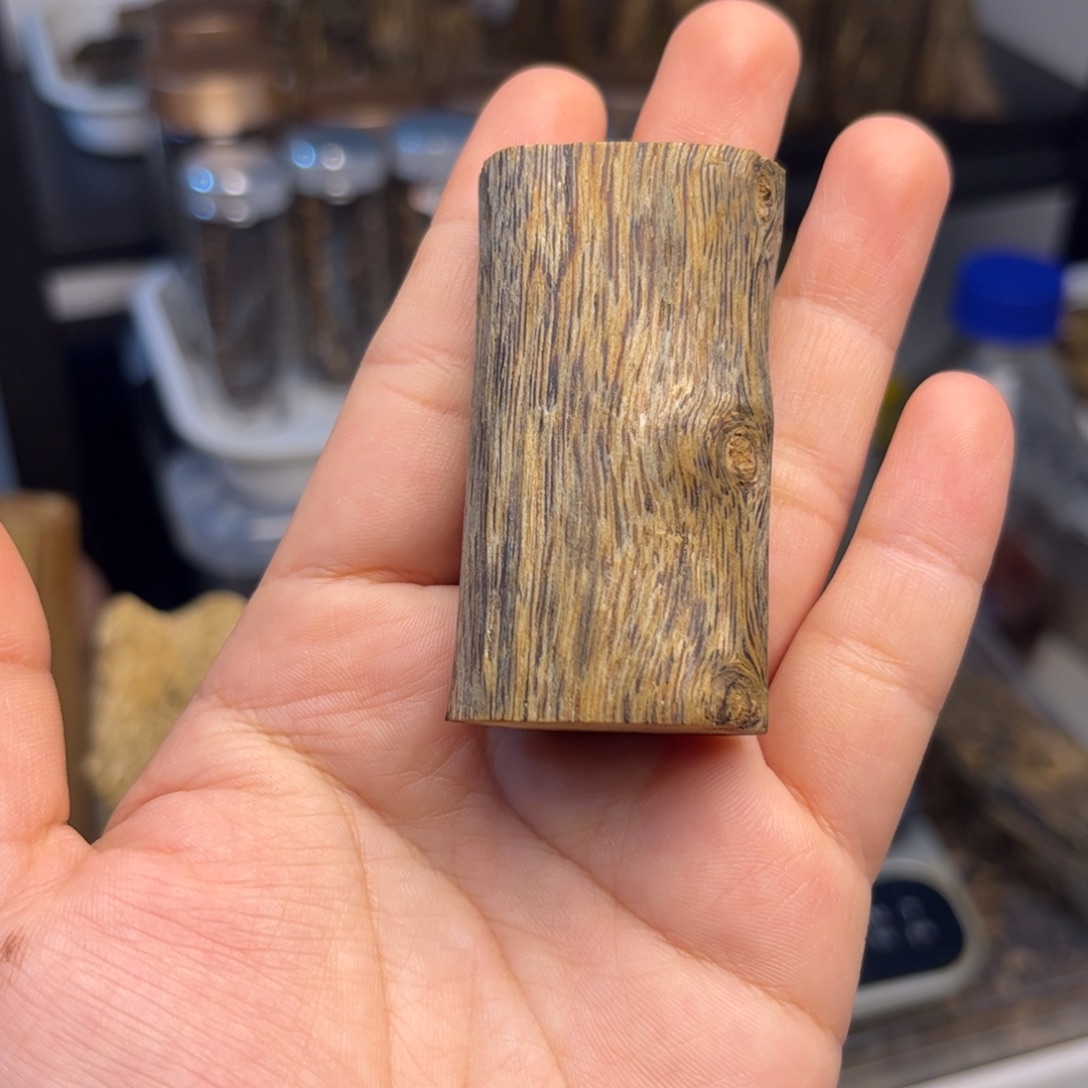 明***月沉香沉香碎屑奇楠沉香红骨凹身16克