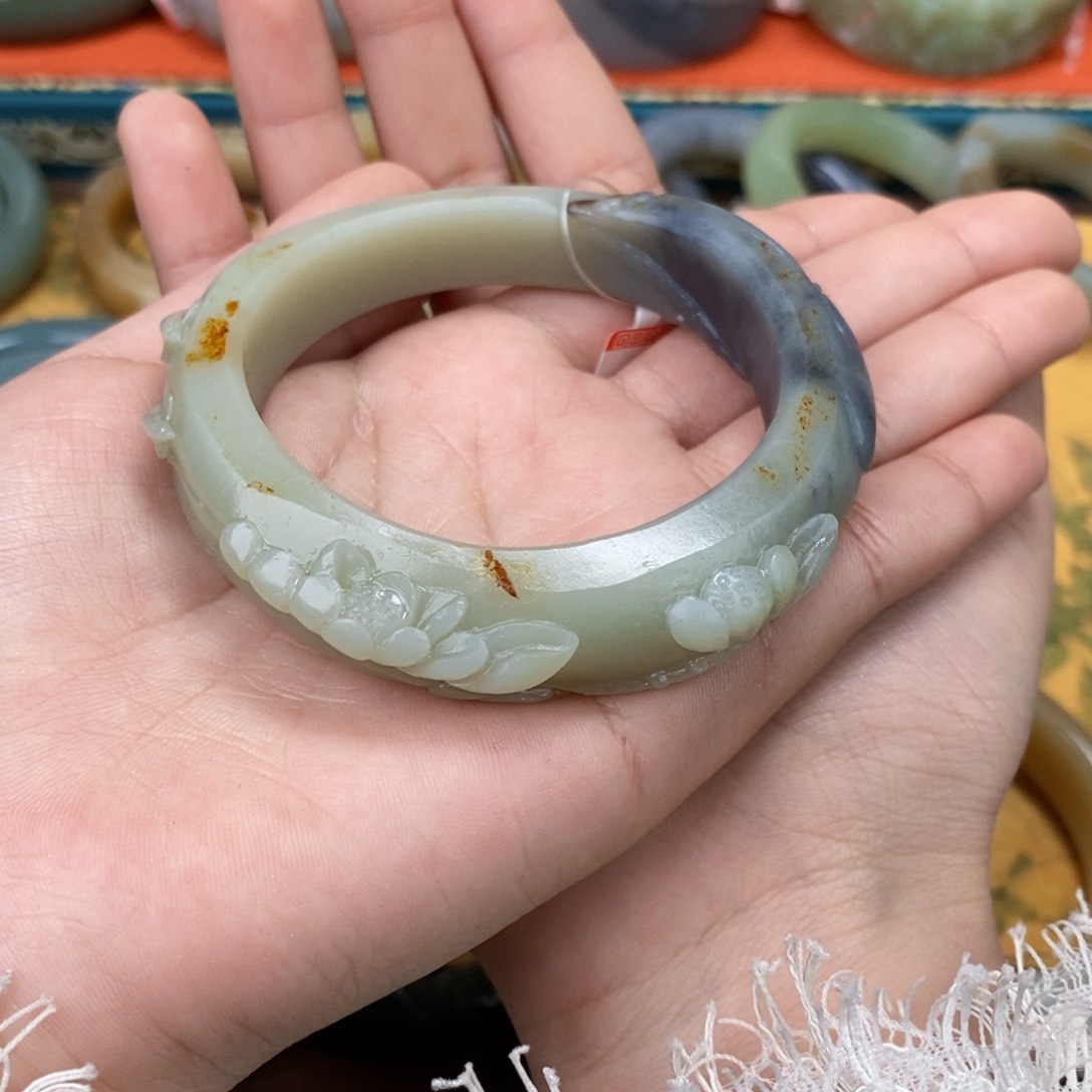 和田玉未镶嵌手镯 55.8 定制