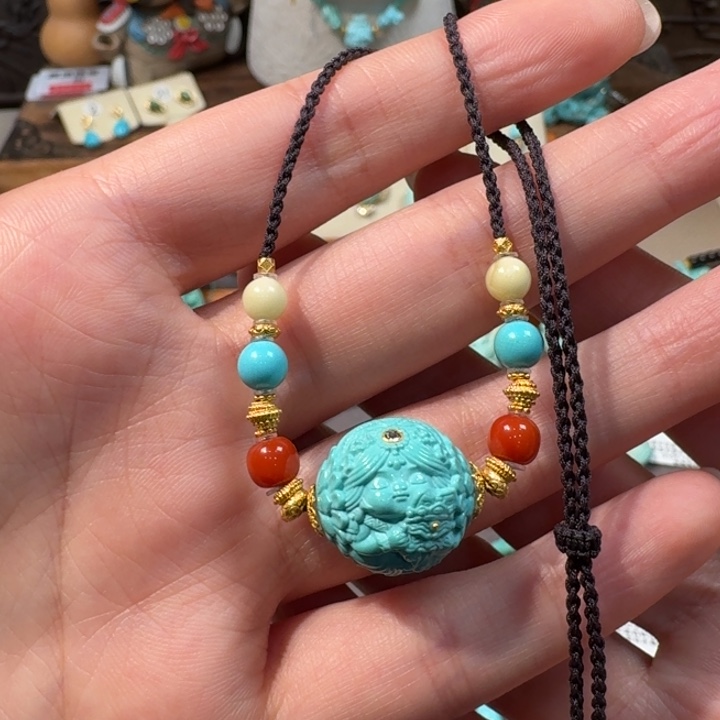 绿松石18K金镶嵌项链扎基