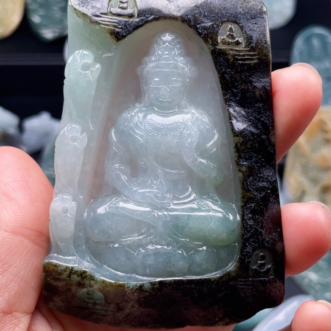 如***活翡翠未镶嵌颈饰缅甸翡翠A货挂件