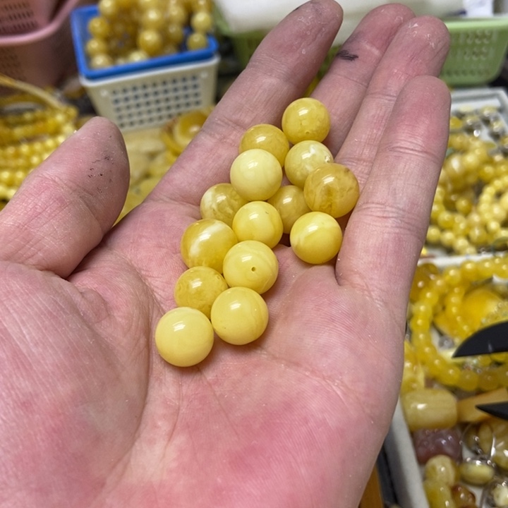 蜜蜡未镶嵌裸石多样性发货其一
