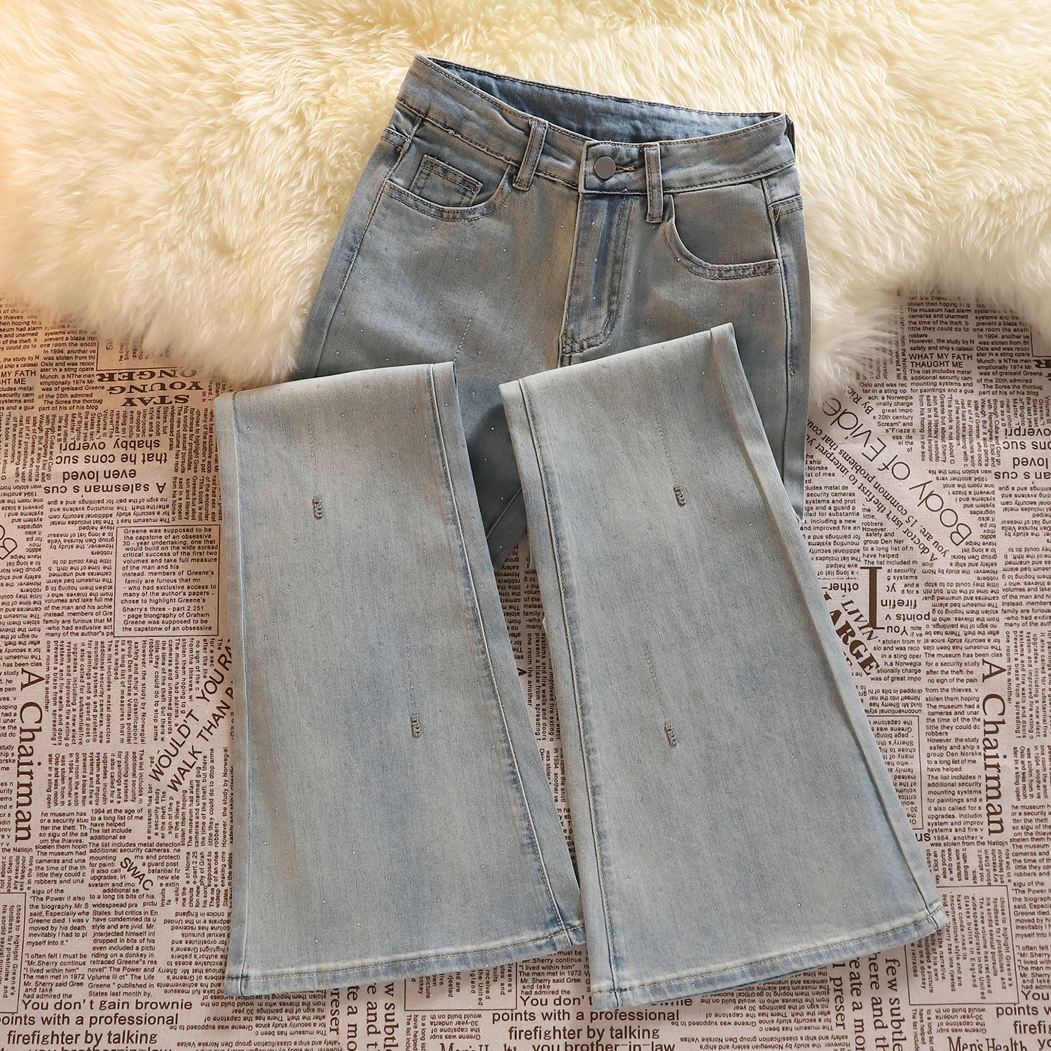 今年流行烫钻微喇牛仔裤女2025年秋季薄款高腰显修身马蹄喇叭裤女