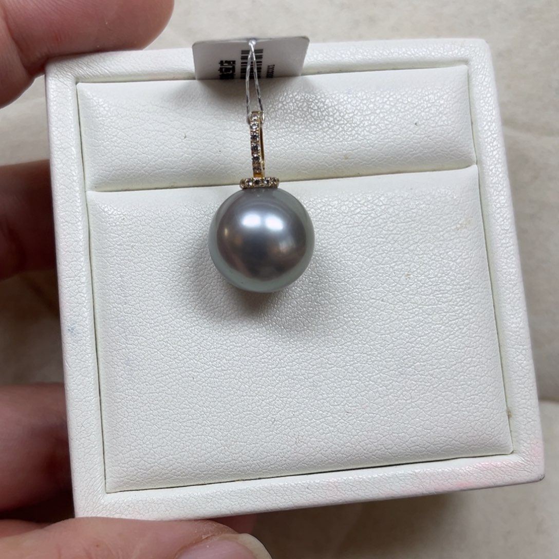 18K金镶嵌吊坠(不含链)海水珍珠13.9mm