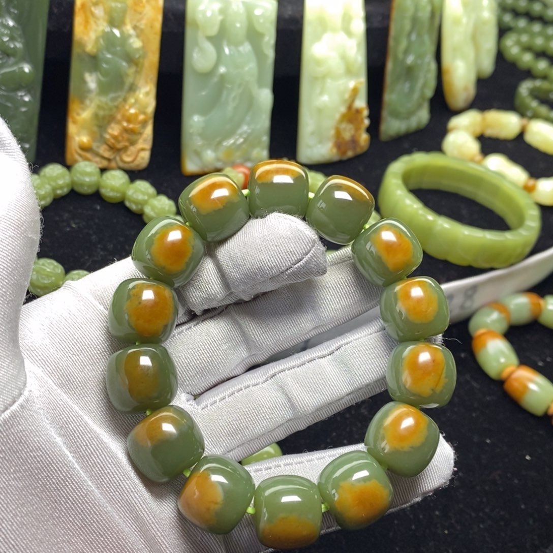 和田玉（糖玉）手链未镶嵌爱**莲